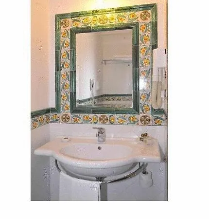 Fiorentino מלון דירות ליפארי